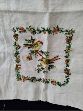 HIAWATHA HEIRLOOM NEEDLEWORKS no 6454/1 Birds * Pillow Cover Unfinished